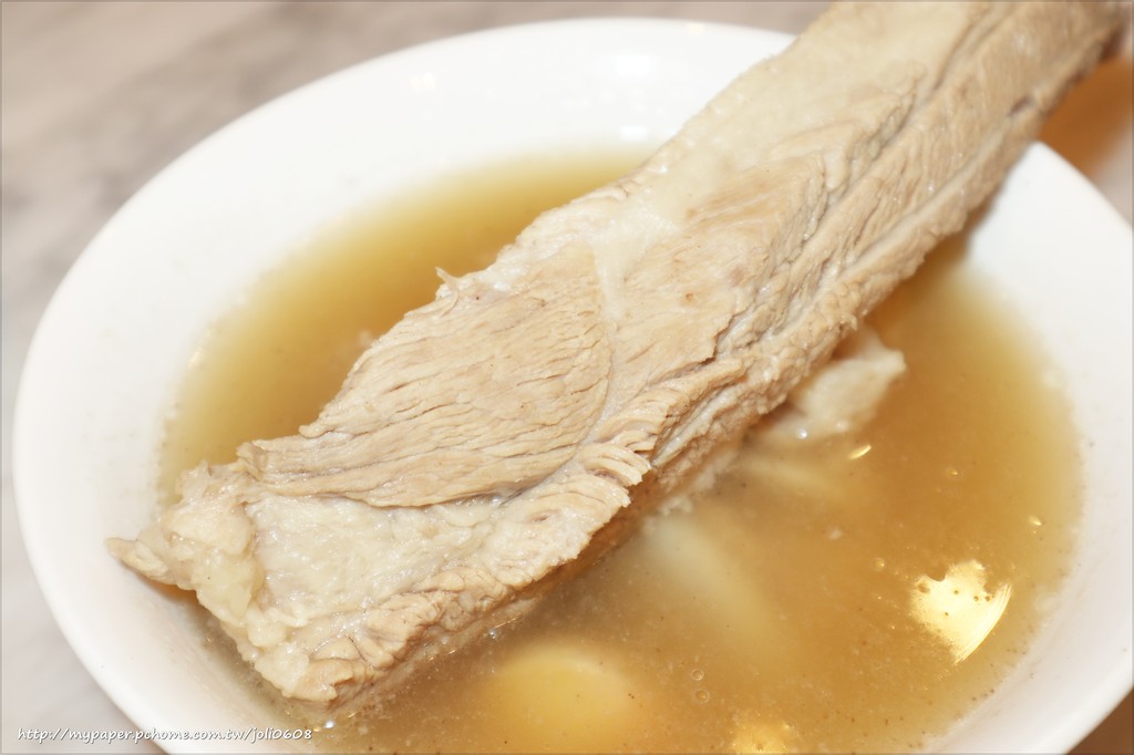 【松發肉骨茶】台北新加坡美食推薦 振興千元套餐 必點招牌龍骨湯 遠百信義A13 FoodOpera食代館美食廣場