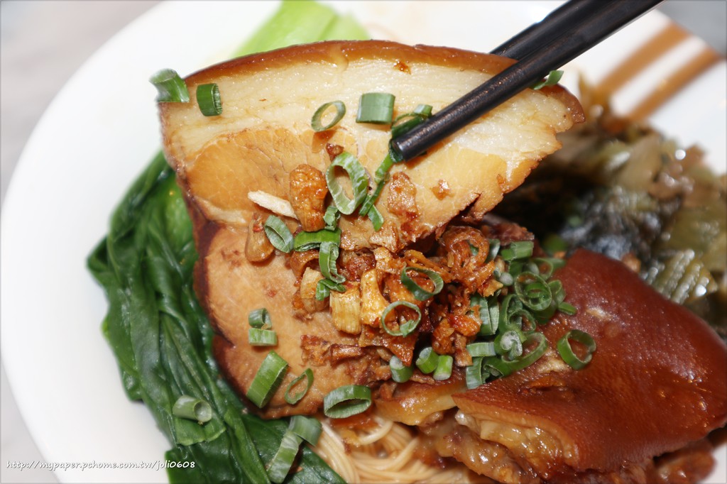 【松發肉骨茶】台北新加坡美食推薦 振興千元套餐 必點招牌龍骨湯 遠百信義A13 FoodOpera食代館美食廣場