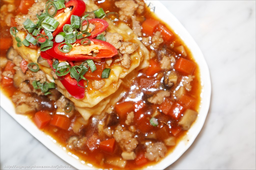 【松發肉骨茶】台北新加坡美食推薦 振興千元套餐 必點招牌龍骨湯 遠百信義A13 FoodOpera食代館美食廣場