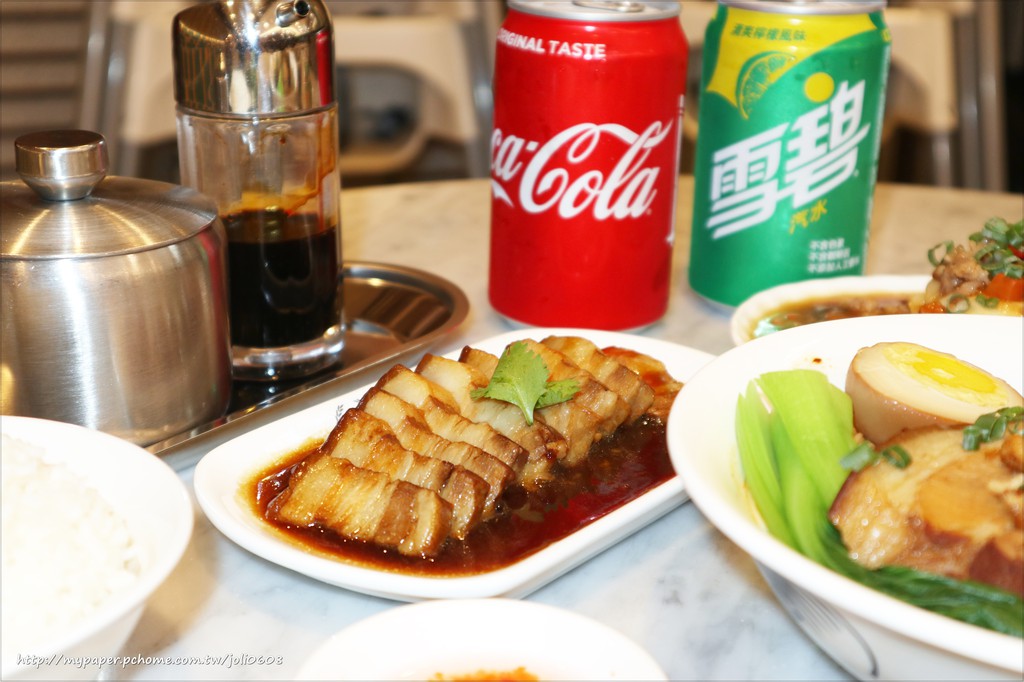 【松發肉骨茶】台北新加坡美食推薦 振興千元套餐 必點招牌龍骨湯 遠百信義A13 FoodOpera食代館美食廣場