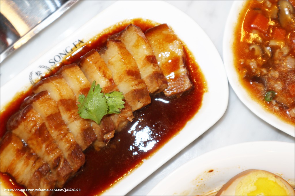 【松發肉骨茶】台北新加坡美食推薦 振興千元套餐 必點招牌龍骨湯 遠百信義A13 FoodOpera食代館美食廣場