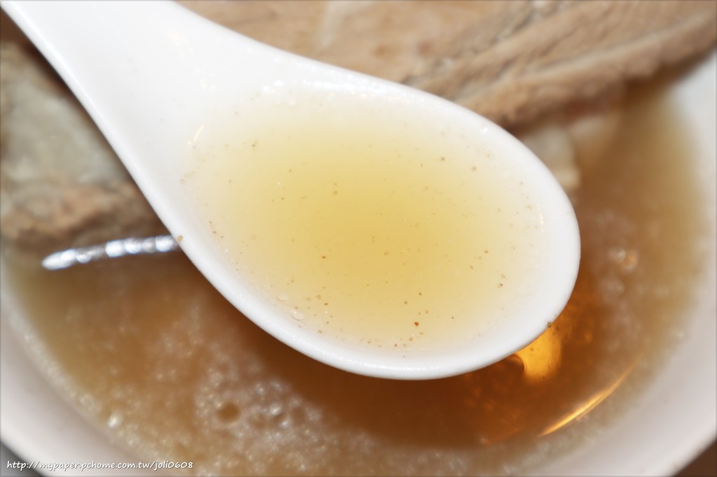 【松發肉骨茶】台北新加坡美食推薦 振興千元套餐 必點招牌龍骨湯 遠百信義A13 FoodOpera食代館美食廣場