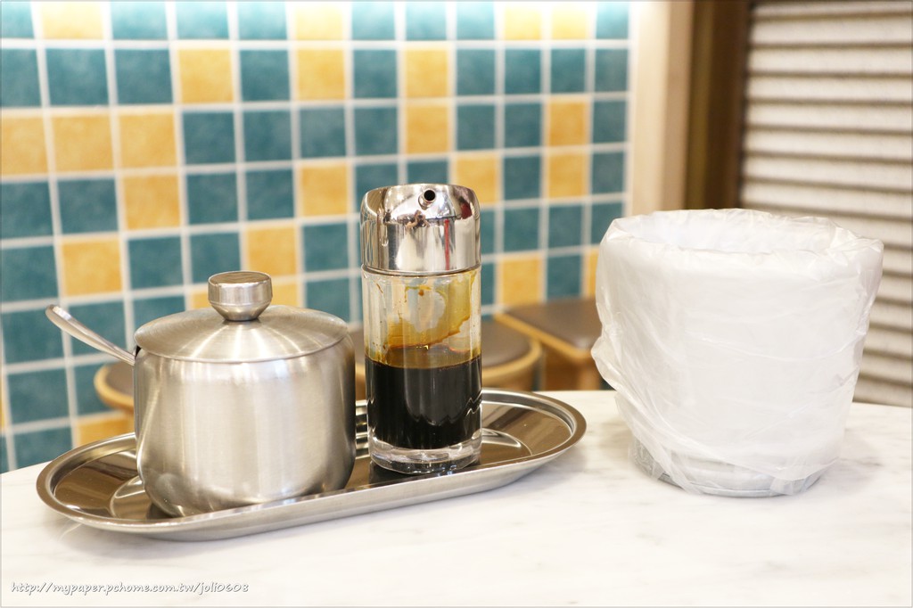 【松發肉骨茶】台北新加坡美食推薦 振興千元套餐 必點招牌龍骨湯 遠百信義A13 FoodOpera食代館美食廣場