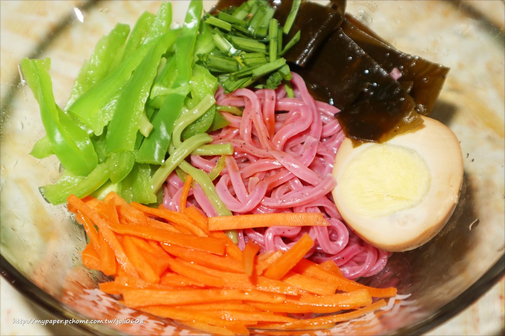 【禾麥Hold Mind】元氣蔬果麵~網購宅配美食推薦 以蔬果研製的彩色麵體 鮮豔繽紛的健康麵條 乾麵&湯麵一次滿足