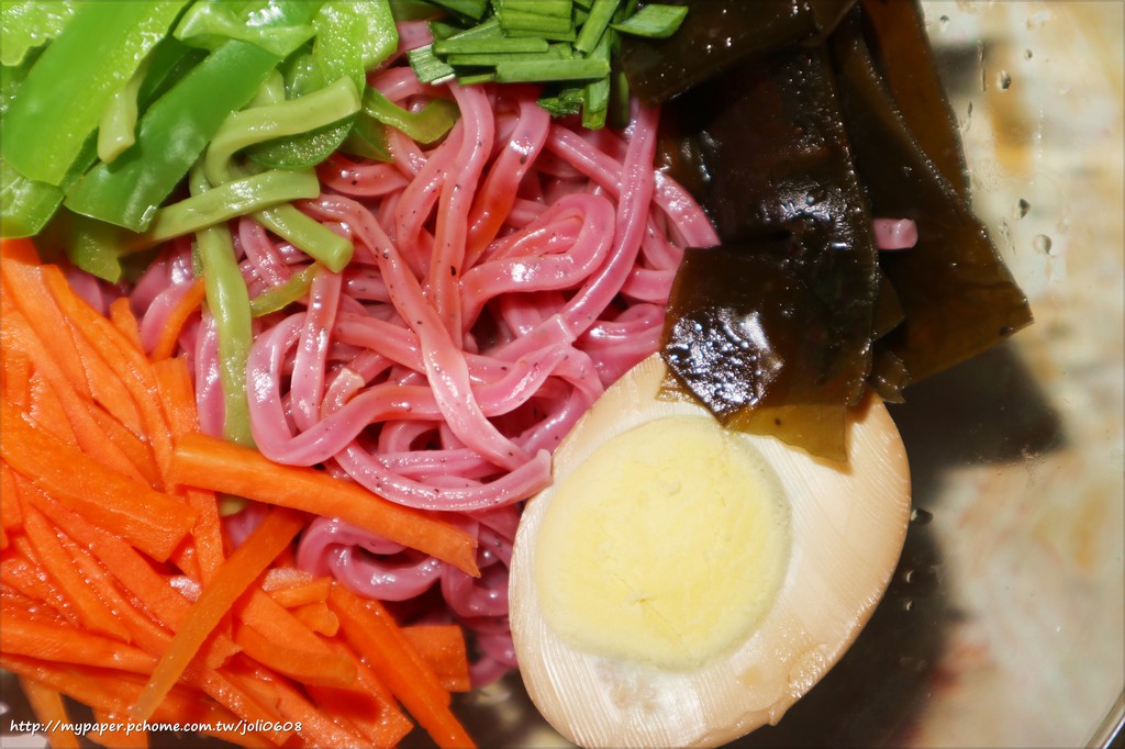 【禾麥Hold Mind】元氣蔬果麵~網購宅配美食推薦 以蔬果研製的彩色麵體 鮮豔繽紛的健康麵條 乾麵&湯麵一次滿足