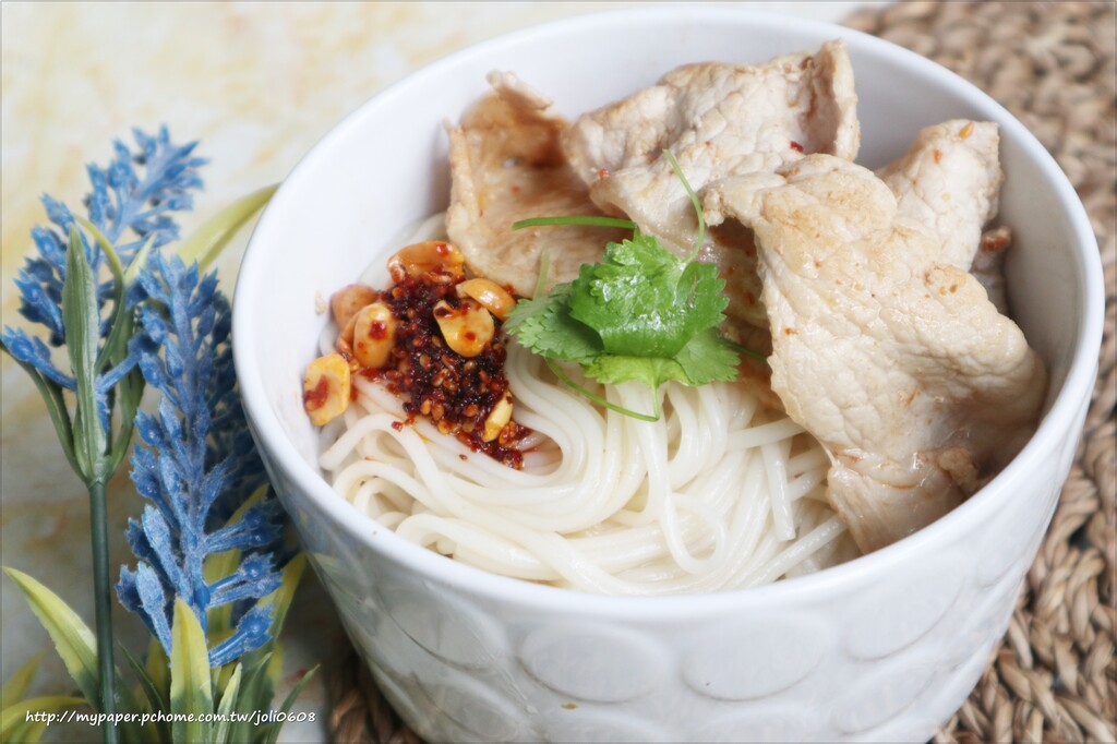 【柒月紅】手作麻辣果油~團購宅配美食推薦 無防腐劑辣椒醬推薦 廚房料理必備懶人救星 拌飯配麵都美味