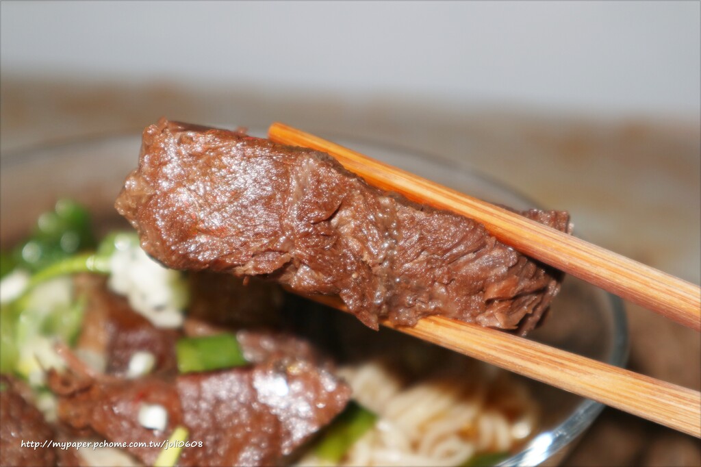 【昆琦私房料理】清燉牛肉湯&紅燒牛肉湯&招牌雙寶紅燒牛肉湯~雞骨和牛骨熬煮的湯底 牛肉大塊扎實飽滿 吃進嘴裡滿足在心底