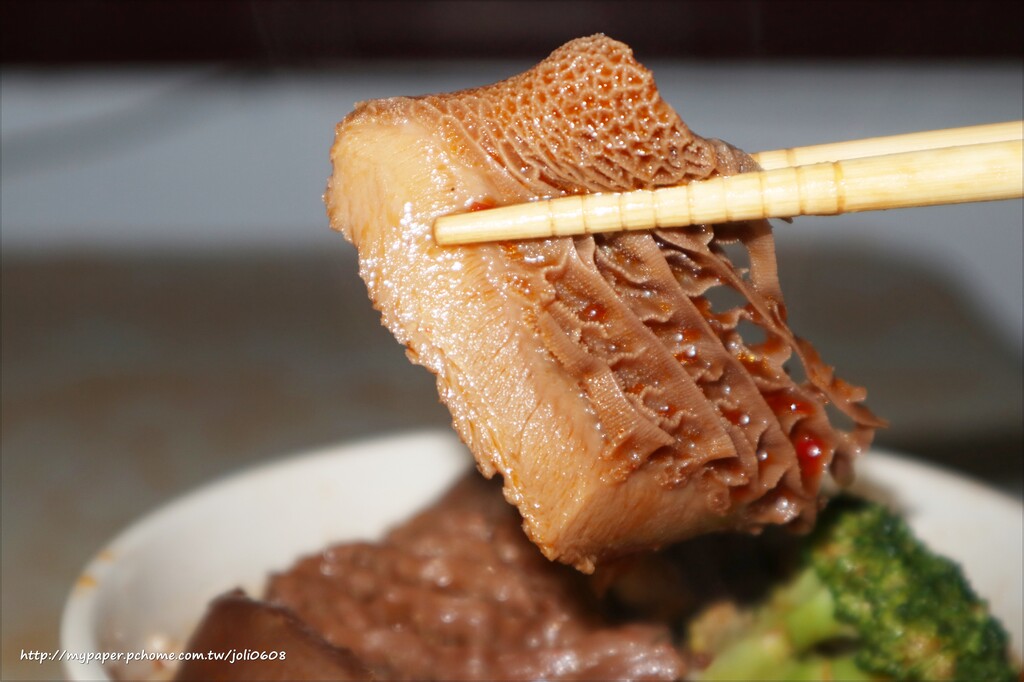 【昆琦私房料理】清燉牛肉湯&紅燒牛肉湯&招牌雙寶紅燒牛肉湯~雞骨和牛骨熬煮的湯底 牛肉大塊扎實飽滿 吃進嘴裡滿足在心底