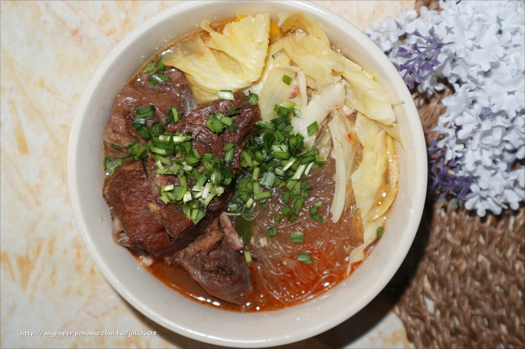 【昆琦私房料理】清燉牛肉湯&紅燒牛肉湯&招牌雙寶紅燒牛肉湯~雞骨和牛骨熬煮的湯底 牛肉大塊扎實飽滿 吃進嘴裡滿足在心底