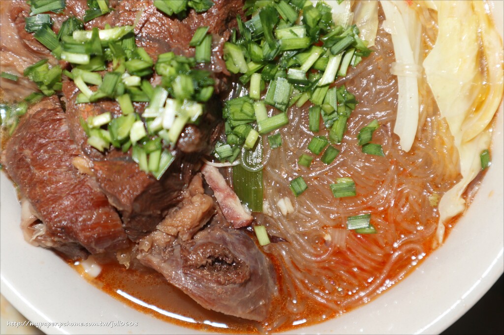 【昆琦私房料理】清燉牛肉湯&紅燒牛肉湯&招牌雙寶紅燒牛肉湯~雞骨和牛骨熬煮的湯底 牛肉大塊扎實飽滿 吃進嘴裡滿足在心底