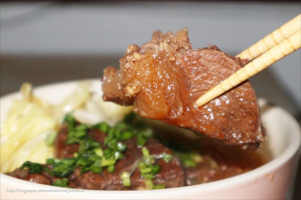 【昆琦私房料理】清燉牛肉湯&紅燒牛肉湯&招牌雙寶紅燒牛肉湯~雞骨和牛骨熬煮的湯底 牛肉大塊扎實飽滿 吃進嘴裡滿足在心底