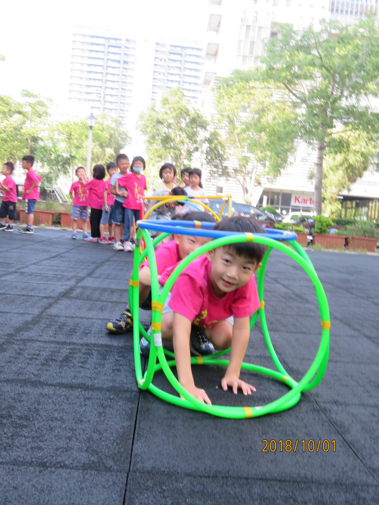 玫瑰班 107 10 01體能遊戲 呼拉圈真好玩 臺北市私立正義非營利幼兒園 Pchome 個人新聞台