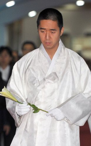 文鮮明死去或文鮮明死亡說是世俗的說法 文鮮明博士葬儀統一教會稱之為聖和 向人類的真愛父母致敬 統一教會新店第八分會 熱愛和平的世界公民文鮮明博士伉儷 Pchome 個人新聞台