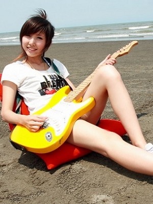 美女吉他手琳琳10