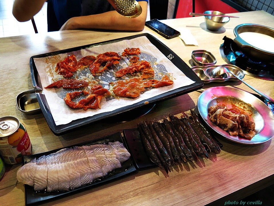 韓哥哥銅盤烤肉吃到飽不收服務費新北韓式烤肉推薦新莊棒球場對面